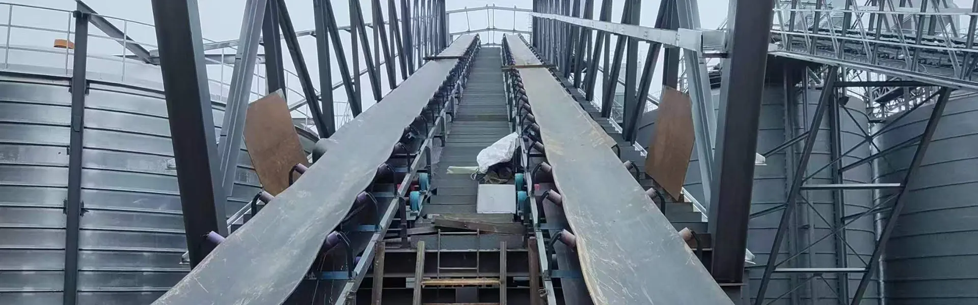 Entraînement et alignement du rouleau libre