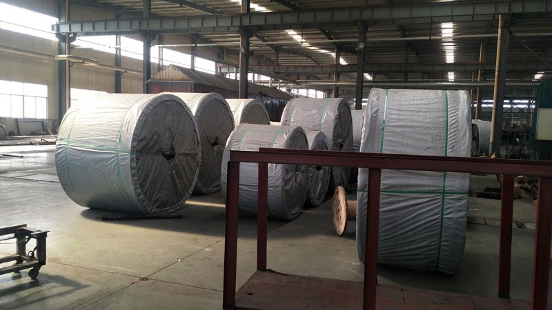 Un grand lot de bandes transporteuses à câbles d'acier exporté au Sénégal pour soutenir le transport de matériaux miniers