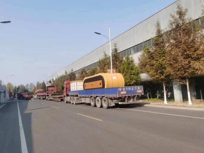 Rouleau de bande transporteuse à câble en acier haute performance prêt à être expédié vers un projet minier au Laos
